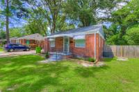 Updated Columbian Cottage - Bed and Breakfast Columbia