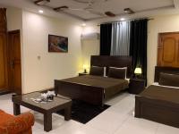 Deluxe Room (2 Adults + 1 Child)