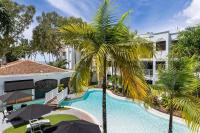 'Swaying Palms and Salt Air' A Dreamy Tropical Haven - B&B
