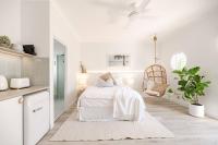Coastal Luxe Suite with Pool ~ Walk to Noosa River - Ferienwohnung