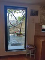 Estudio con vistas al jardín
