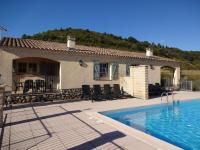 B&B Les Vans - Peaceful Holiday Home in Les Vans Ardeche with Pool - Bed and Breakfast Les Vans