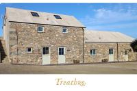 B&B Goodwick - Treathro Farm - The Granary, a stunning coastal retreat - Bed and Breakfast Goodwick