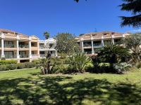 CANNES Appartement Duplex Piscine VUE Mer WIFI PARKING CLIM - B&B