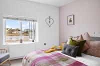 B&B Beesands - Bumble Cottage, Torcross - Bed and Breakfast Beesands