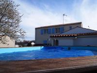 Grande maison pour 10 avec piscine - Ferienwohnung