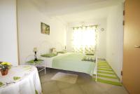 Apartment (1-2 Adults)