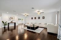 Gorgeous open concept 4 BR with heated pool and lounge area - B&B Fort Lauderdale