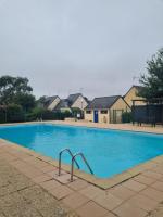 Petite maison avec jardin à 400m de la plage - B&B