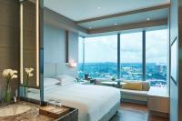 Premier Corner Guest Room King, Skyline view