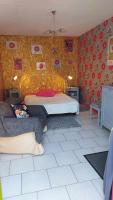 B&B Sancoins - Chambre agréable au fond du jardin - Bed and Breakfast Sancoins