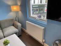 Luxurious Restful Studio Flat, Less Than 30 Mins From Centre! - Ferienwohnung