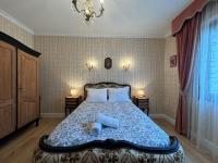 Room #1184035602