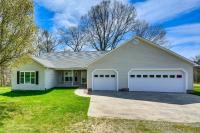 Bright and Elegant Home in High Point with Deck! - Ferienwohnung High Point