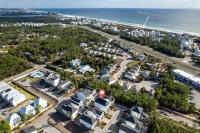 Salty Sons 4 BR and just minutes to the Beach Rosemary and 30Avenue - Chambres d'hôtes Inlet Beach
