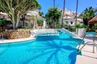 1080 Beachfront Penthouse 3 floors jacuzzi 2 pools wifi roof terrace - Chambres d'hôtes Marbella