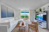 B&B Miami - Lux Condo at Yacht Club 10 min from Beach - Bed and Breakfast Miami