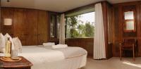 Zimmer mit Kingsize-Bett