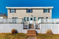 Dog-Friendly 5BR Beach Retreat with Large Deck - B&B Scituate