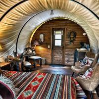 Luxury Glamping Wagon with mountain and vineyard views Winery - B&B Banner Elk