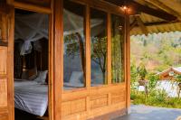 Hoa Lan Bungalow & Restaurant - B&B Phong Thổ