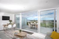 Beachview Apartment 6, Crantock, Newquay - B&B