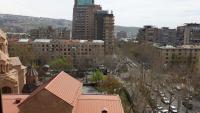 RARE FIND! UNBEATABLE LOCATION! FIVE STARs, SPARKLING APARTMENT IN THE HEART OF YEREVAN! - Chambres d'hôtes Erevan
