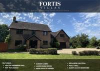 The Fortis House, Bournemouth, with Swimming Pool and Hot Tub Jacuzzi - B&B