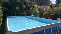 Spacious holiday home with pool in pretty village - B&B Celles