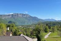 Comfortable Chalet - View of Lake Aiguebelette - B&B Nances