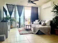 Pothos Beach PH 3BR Apt w Rooftop w Pool Access - B&B