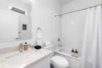 Martell's Sunspear Sweet Suite - Bed and Breakfast Seattle