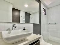 802, Amazing apartment in heart of El Poblado + View! - Chambres d'hôtes Medellín