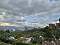 201 Huge terrace and beautiful view in El Poblado - Bed and Breakfast Medellín