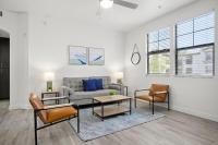 CozySuites Glendale by the stadium with pool 12 - B&B