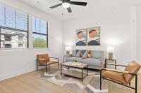 CozySuites Glendale by the stadium with pool 13 - B&B