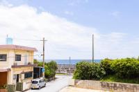 1棟家貸し切り！潮騒の中で異国情緒溢れるリゾート地「北谷」を満喫：） - Bed and Breakfast Hamagawa