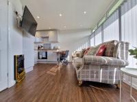 67 Broadside Holiday Chalet near Broads & Beaches - Bed and Breakfast