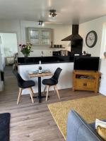 Guest Suite in Porthleven With Private Garden - Ferienwohnung