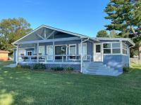 Lakeside Home w/ Private Dock & Covered Garage - B&B