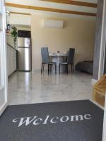 Studio cosy avec terrasse et jacuzzi à disposition de Mai à Août - Ferienwohnung