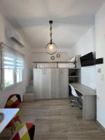 "Calm Joy & J" - Nest - B&B Ermoúpolis