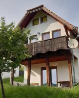 House Michael Camping Ananas Cisnadioara - B&B Cisnădioara