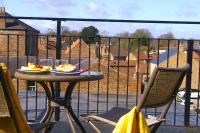 Stunning 1 Bed Apt in Ripon centre - FREE PARKING - Yorkshire Accommodates - B&B
