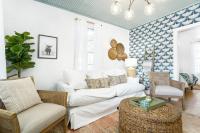 The Birdhouse - Hot Tub Pool & Fire Pit - B&B Fredericksburg