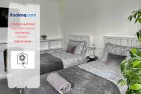 B&B Southampton - Netley Village Apartment By Your Stay Solutions Short Lets & Serviced Accommodation Netley Southampton With Free Wi-Fi - Bed and Breakfast Southampton