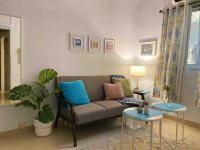 72 Pali Village a Cozy Vintage Apartment by Connekt Homes - Bed and Breakfast