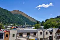 Kamer met 2 Tweepersoonsbedden en Uitzicht op de Alpen