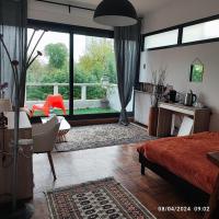 B&B Le Pecq-sur-Seine - Grand chambre avec balcon au calme - Bed and Breakfast Le Pecq-sur-Seine