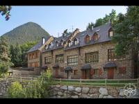 CASA DEL VALLE de Alma de Nieve - Bed and Breakfast Tredós